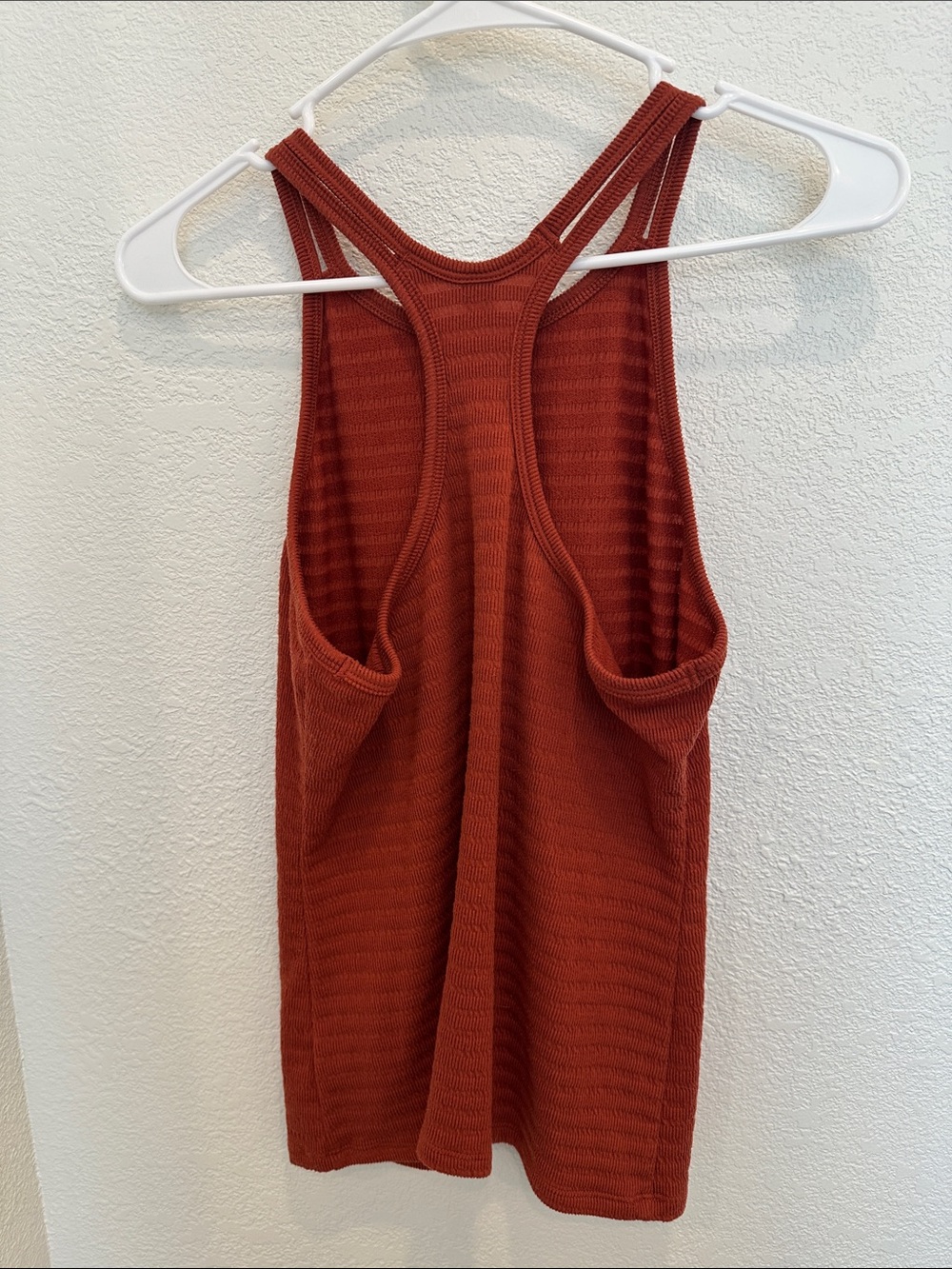 GAP Rust Ribbed Racerback Tank Top - Picture 2 of 2
